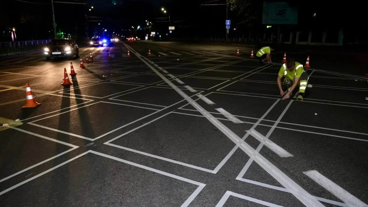 🖌️ В Нижнем Новгороде обновляют более 110 тысяч квадратных метров дорожной разметки.

Работы ведутс