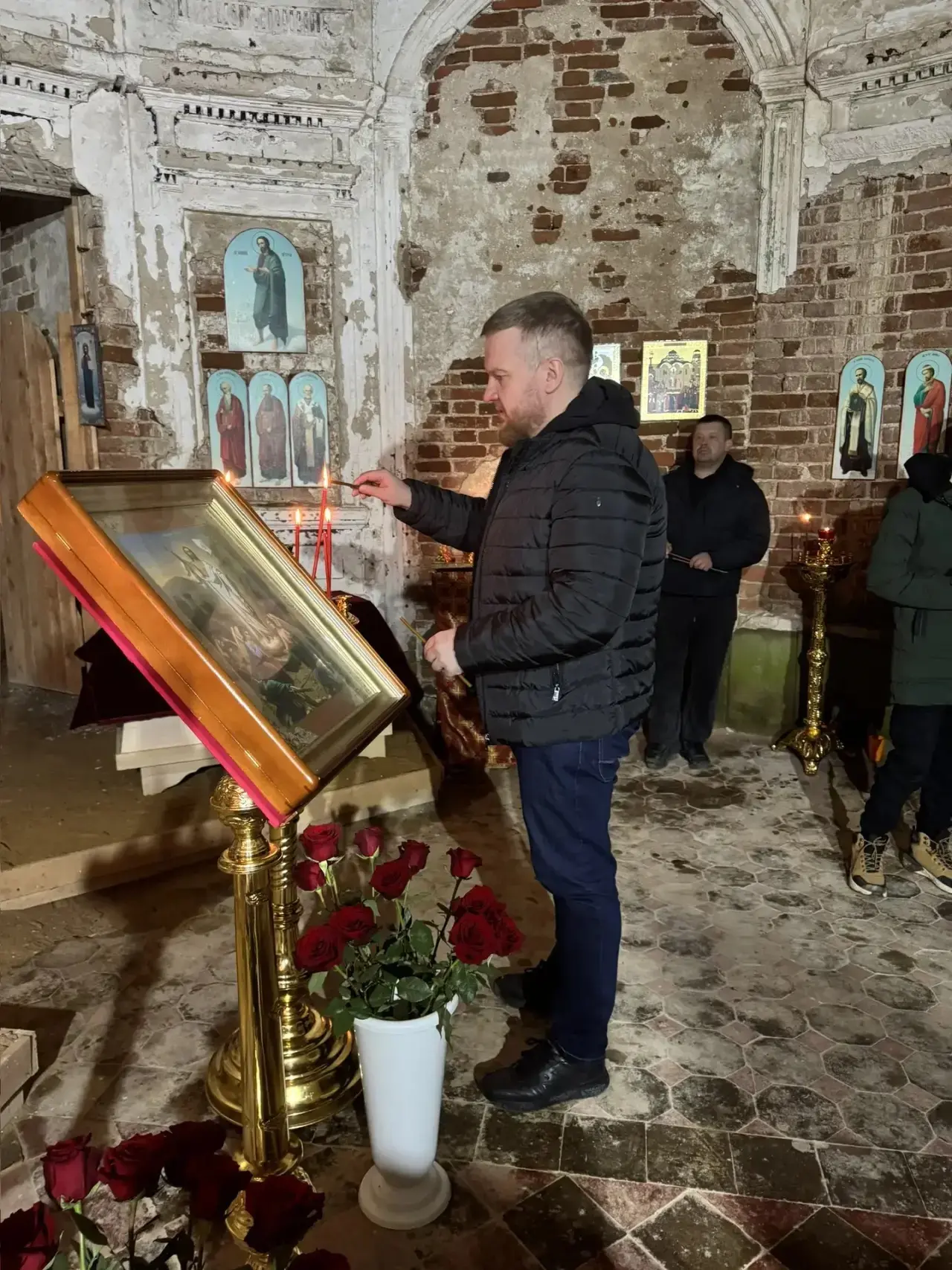 Христос Воскресе!💫  Встретил Праздник Светлой Пасхи на ночном богослужении с прихожанами Церкви Покр