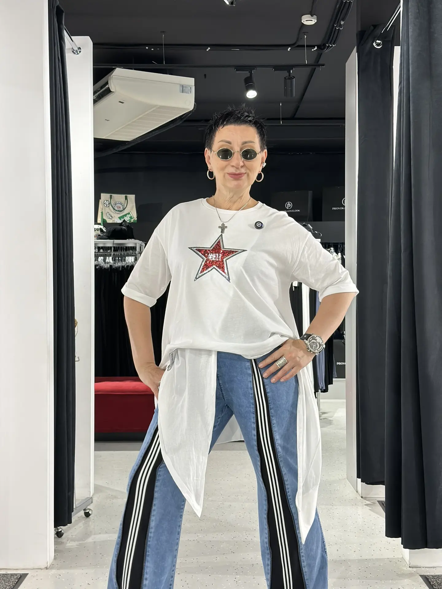 Экстравагантная туника от VIADELLEROSE. 🌹

📎В размерах 46-52, 50-56
💳Стоимость 6.900 RUB
Арт. 172