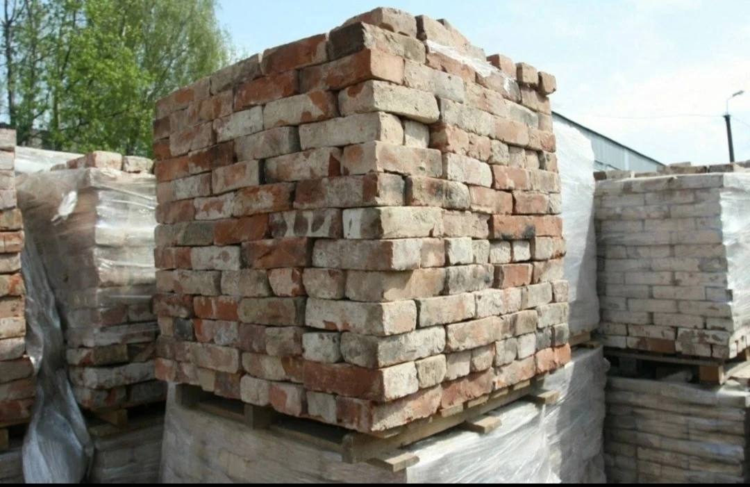 Продам бу крассный огнеупорный кирпич.