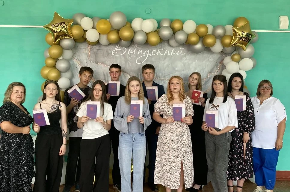 🎉 Поздравляем 
учеников 9 класса с получением аттестатов!🎉

Сегодня — важный и радостный день для 