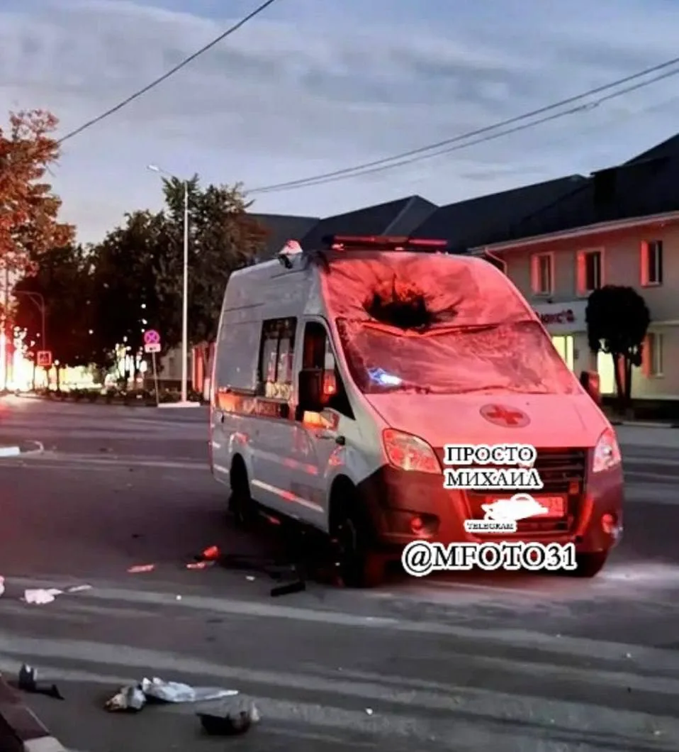 💥 ВСУ ударили по машине скорой в Шебекино. Оператор видел красный крест, но навёл дрон
