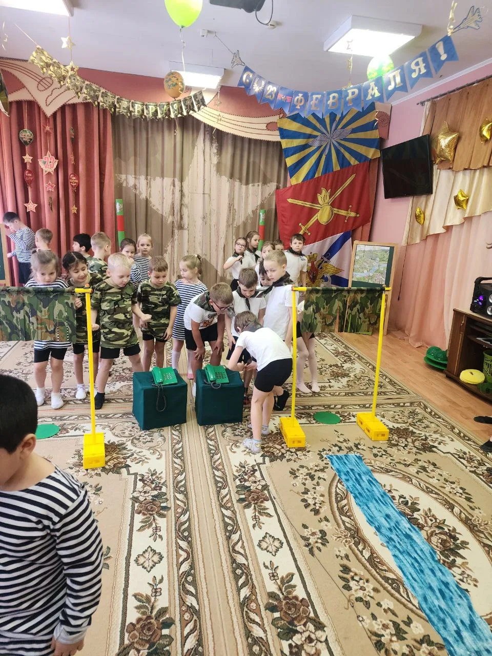 Воспитанники группы N4 дошкольного отделения Видновской СОШ N1 ( ул.Медицинская д.1) были приглашены