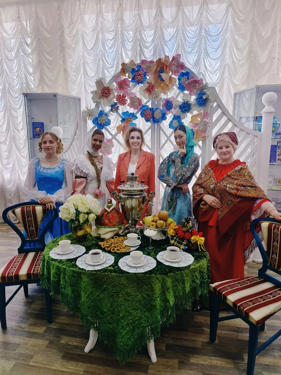 С ЧЕГО НАЧИНАЕТСЯ РОДИНА

🇷🇺 День России — один из главных государственных праздников нашей страны