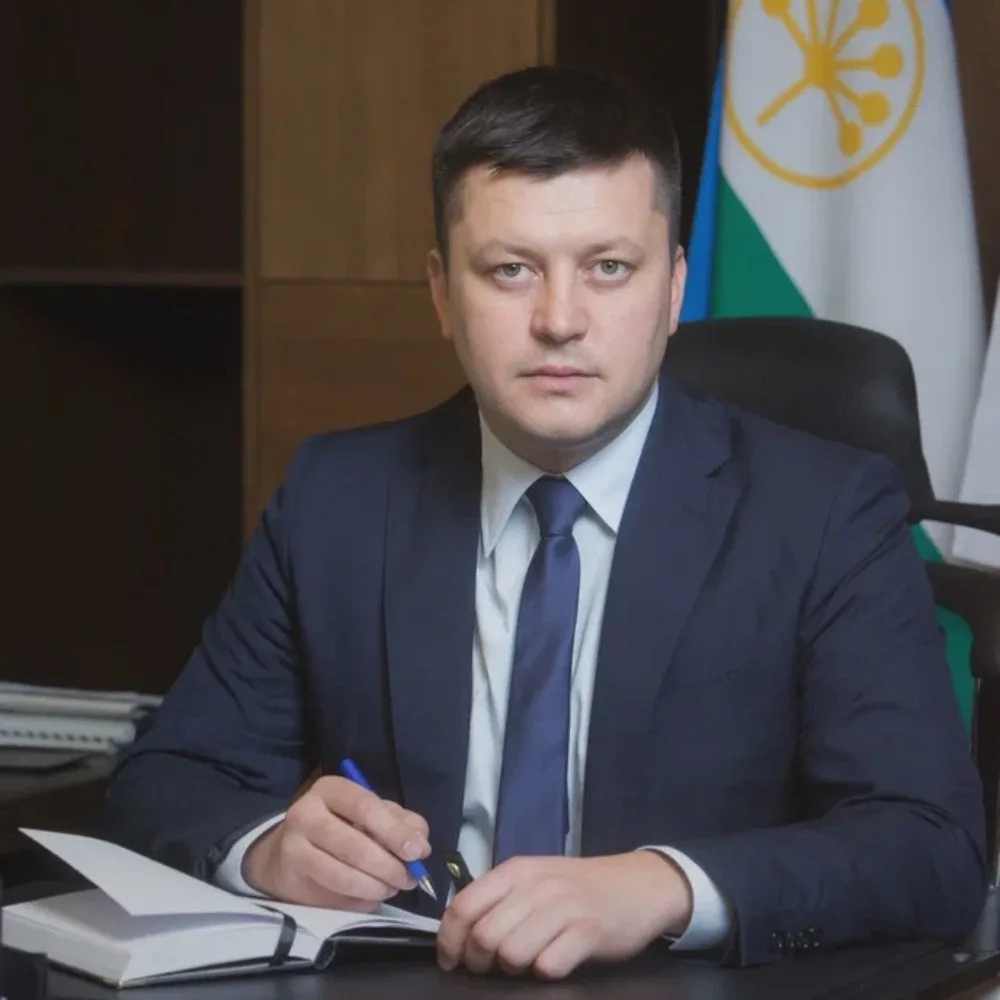 Мэра Уфы задержали прямо в рабочем кабинете  Ратмира Мавлиева доставили на допрос в СК, связано это 