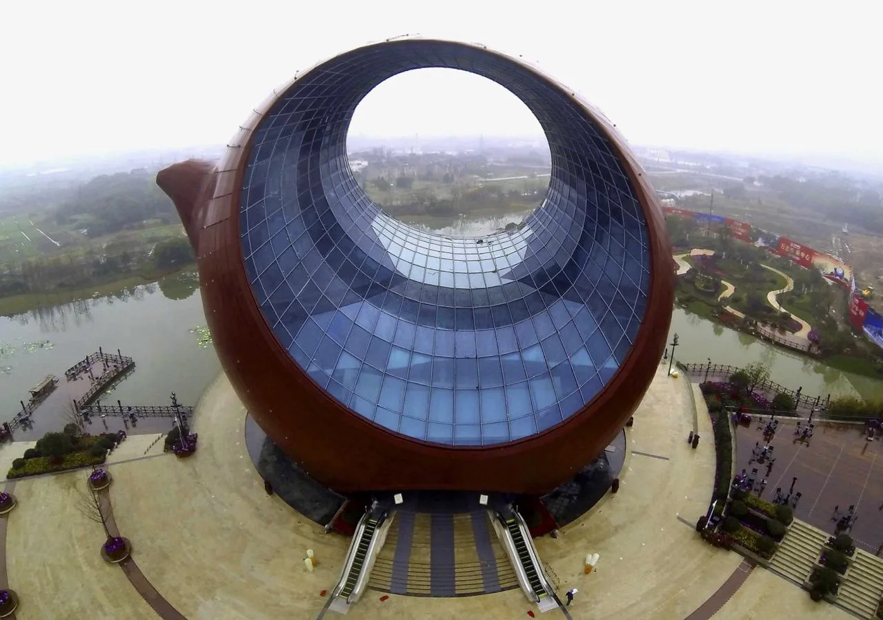📍Центр Wuxi Wanda в Уси, Китай 🇨🇳  🔹 Wuxi Wanda Exhibition Center - культурно-выставочный центр в фо