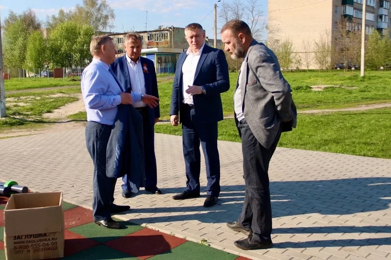 В поселке Камыши Курского района прошел осмотр благоустроенных территорий

Благодаря федеральному пр