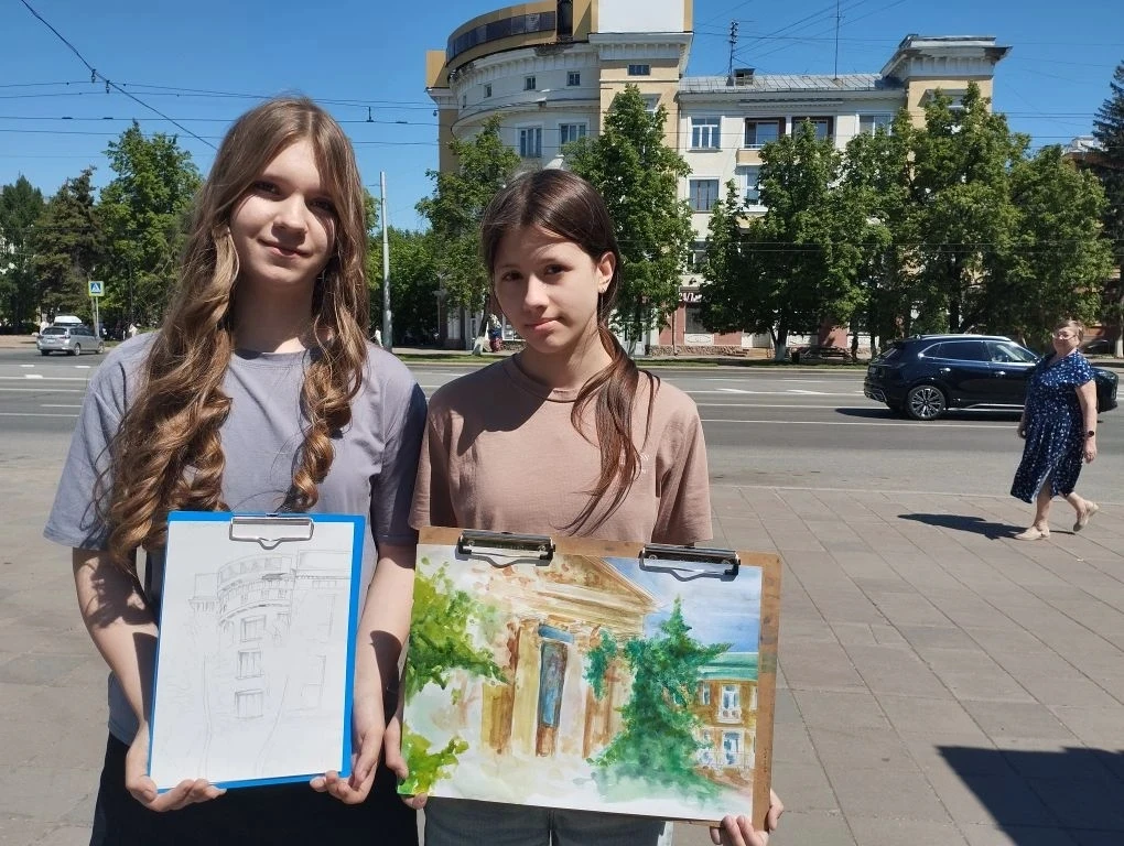 Продолжаем нашу творческую сессию! Сегодня ученики ЦДШИ работали над серьезной темой — ...