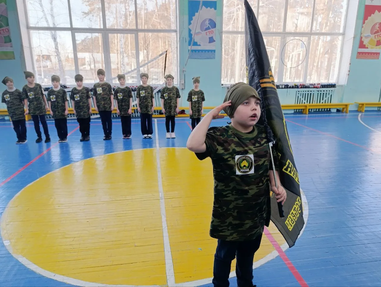 🚀 «Зарница 2.0» в Школе №53: от старта до триумфа! 🇷🇺  ✅16 февраля в нашей школе стартовала военно-п