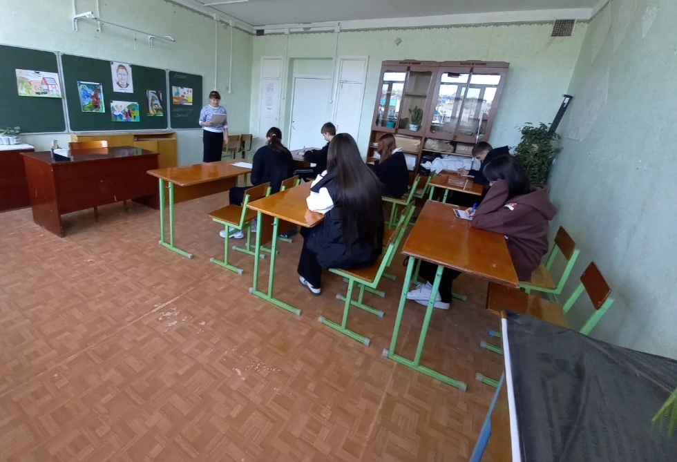 Бүген мәктәбебездә дөньякүләм "Татарча диктант"  акциясе узды. Акция 3 көн - 24 нче апр...