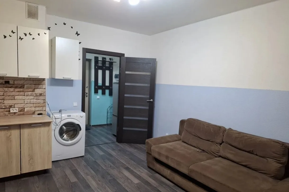 Адрес:  Шушары, Старорусский пр-т, 13к1