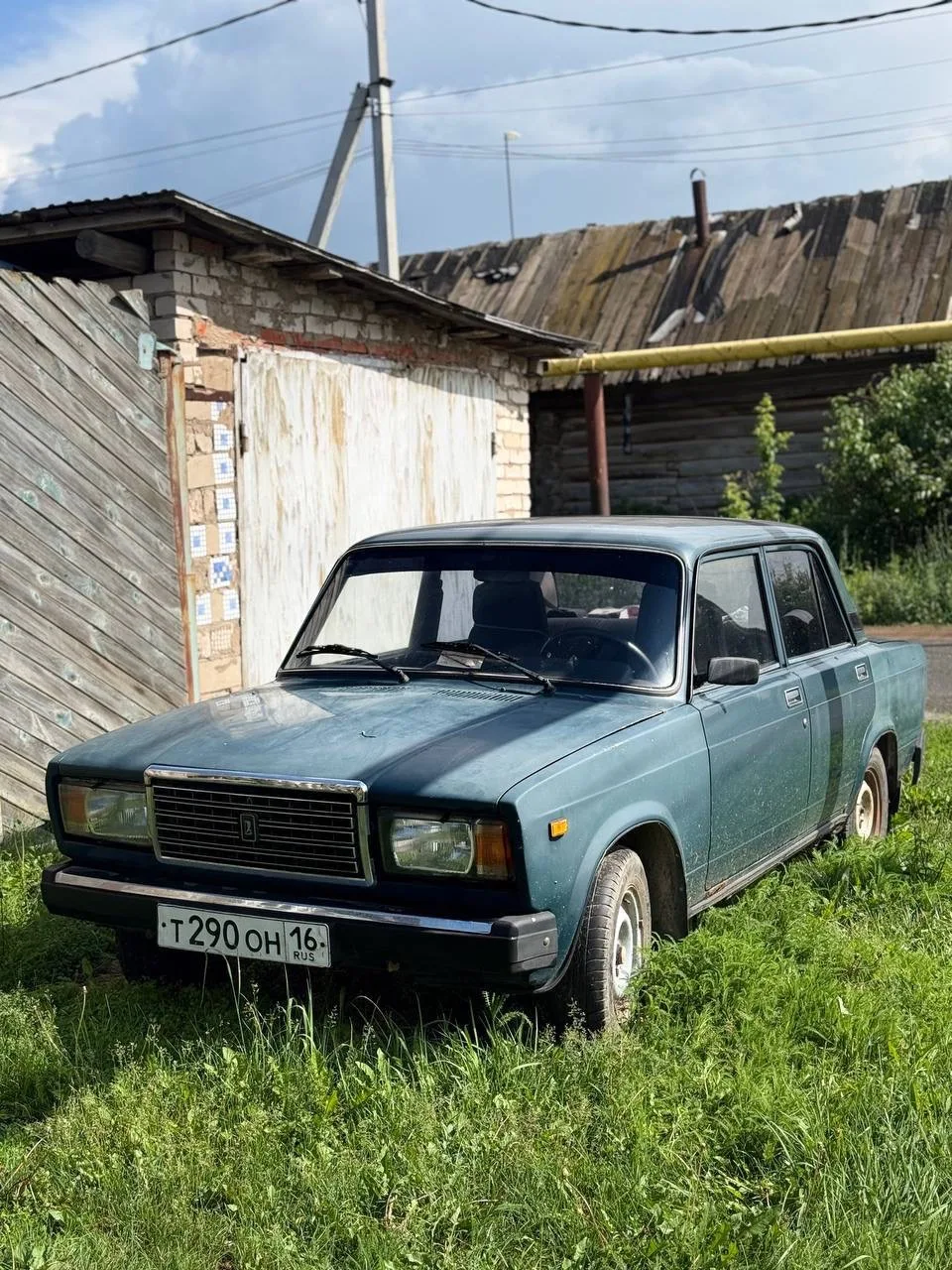 Ваз 2107 2004 г.
1 хозяин, 93 000 родной пробег, на полном ходу, по кузову в хорошем состоянии, днищ