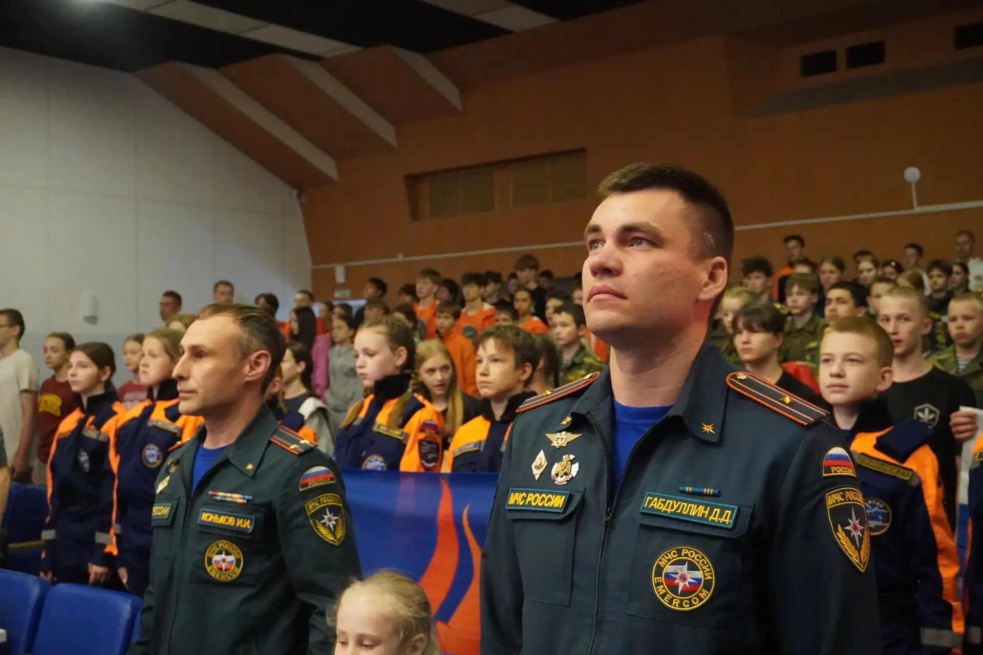 🏫 Наша команда школы № 300 «Перспектива» на областных соревнованиях «Школа безопасности»!  Привет, д