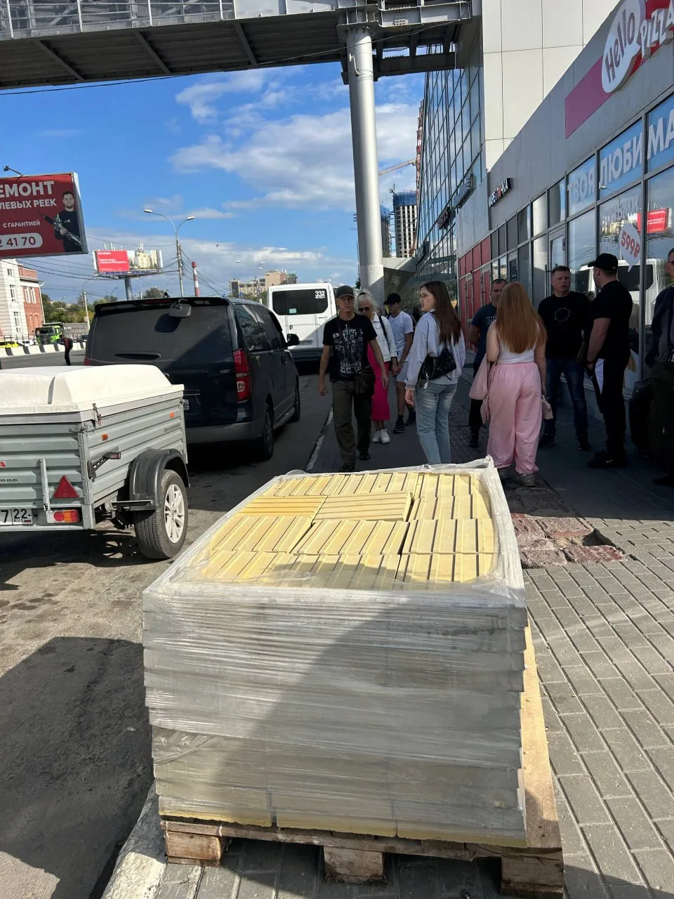 На Речном вокзале начали менять плитку😱