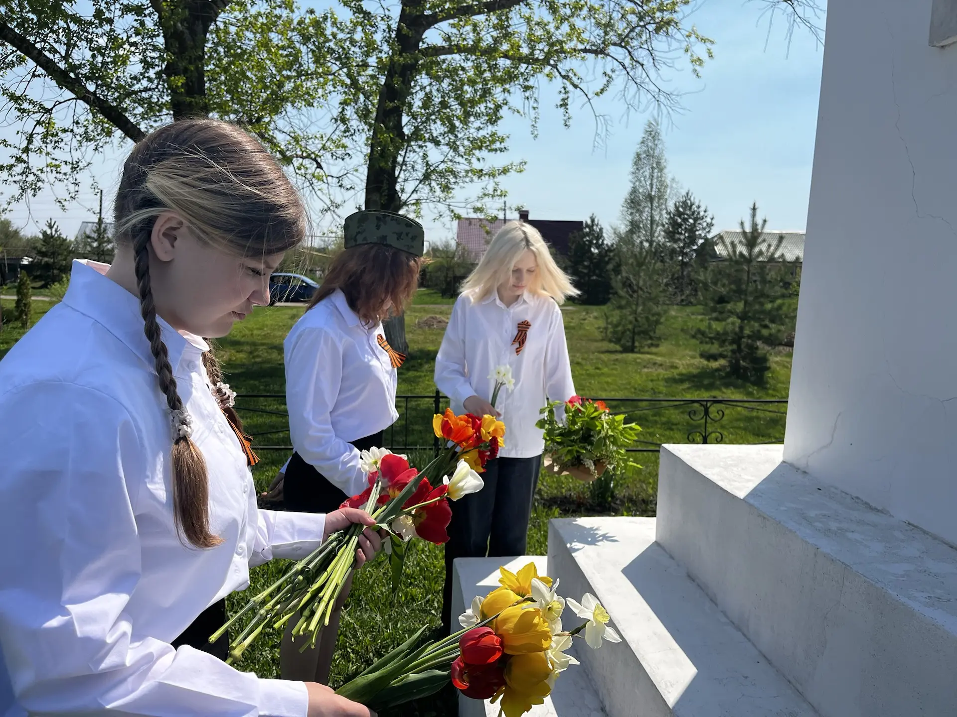 🌺 День Победы — память и гордость нашего народа 🌺

Сегодня наши юные герои, торжественно возложили