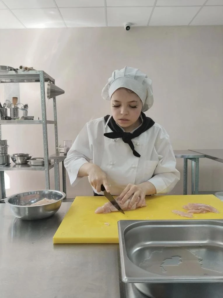 Старт демонстрационного экзамена у будущих поваров и кондитеров

👨‍🍳 В Пензенском колледже совреме