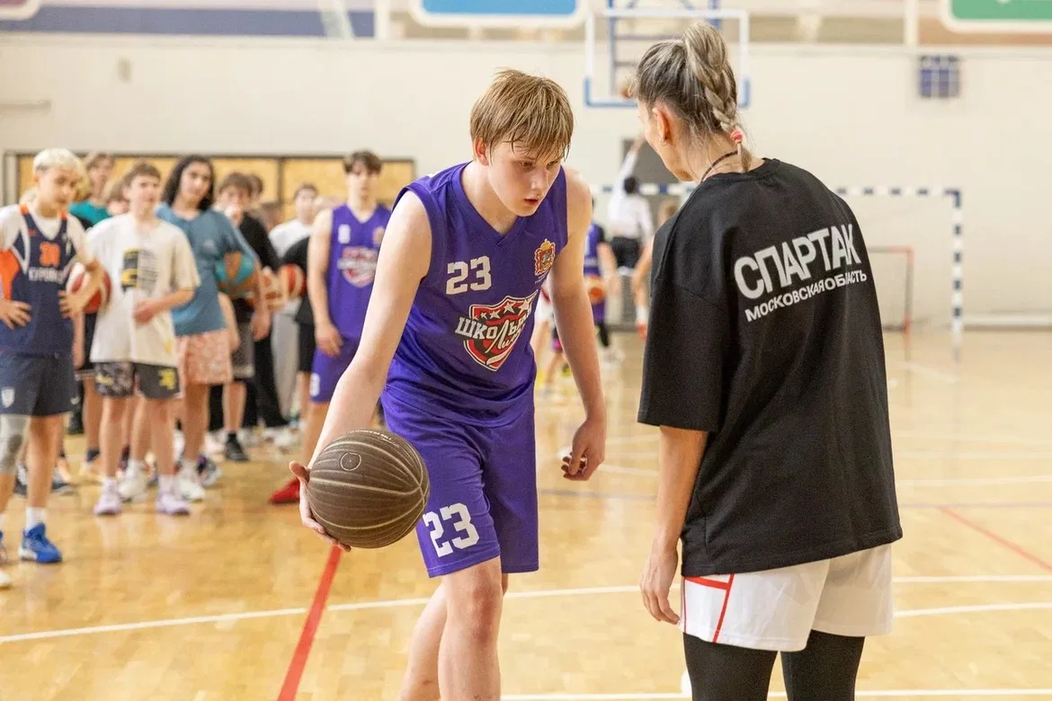 Контроль, ловкость, скорость   🏀У наших ребят появилась уникальная возможность поучиться у настоящей