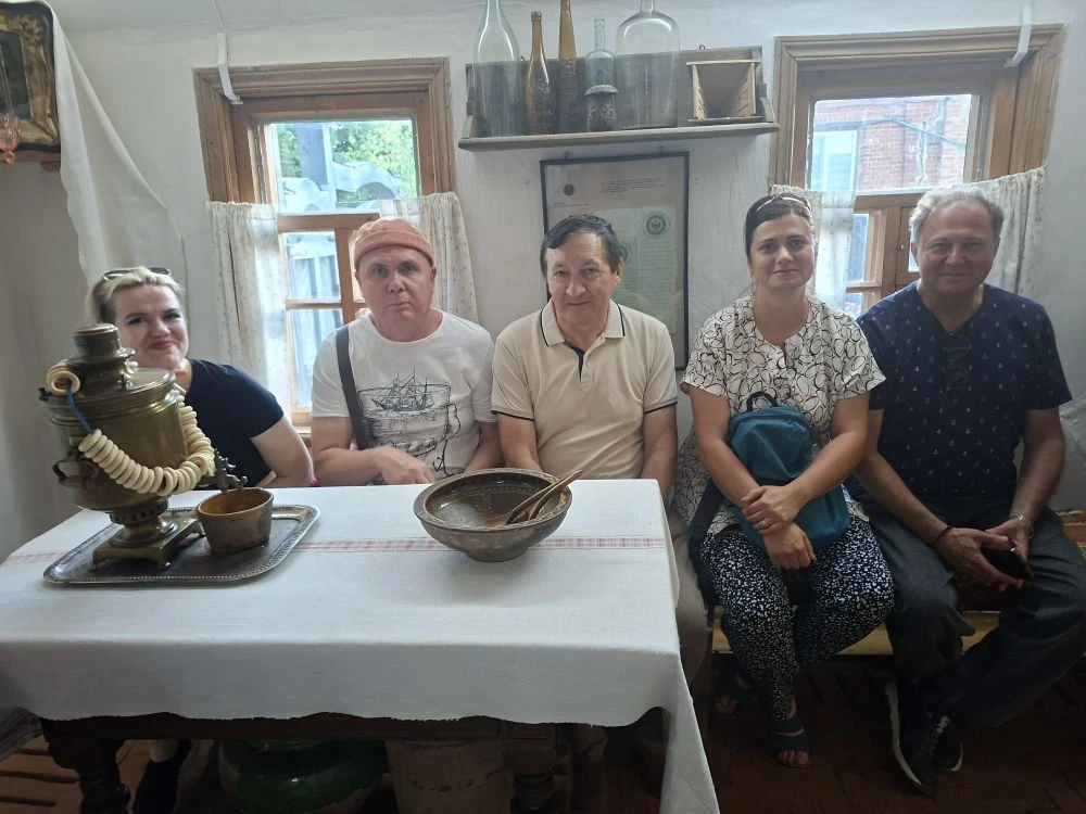 📌В честь Дня России🇷🇺 сотрудники дома-музея И.Н. Крамского провели мероприятие для федеральных жу