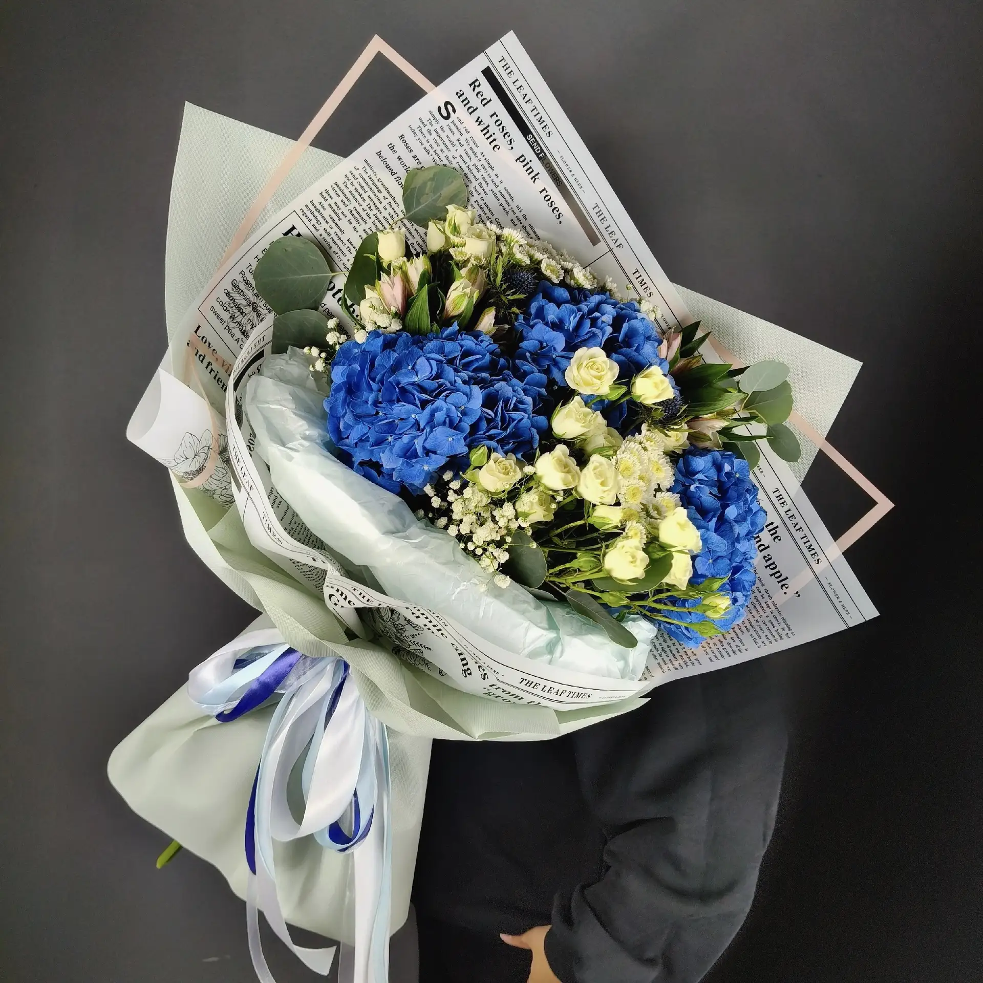 💙📰 Грандиозный букет с сапфировыми гортензиями в стиле глянцевых журналов! ✨