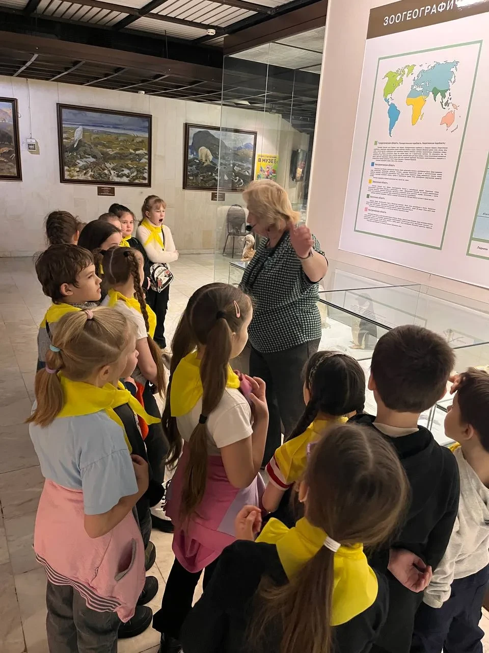 📚✨2Б и 2В сегодня совершили удивительное путешествие в Государственном Дарвинском музее  🦕 🌍 Мы отпр