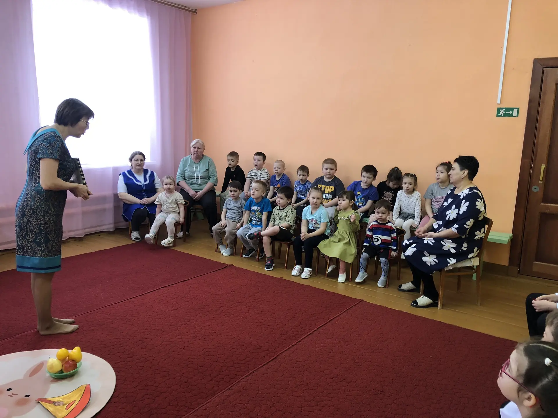 Отряд 1 класса МБОУ Красноборской среднй школы "Светлячок" для наших ребя провели празд...