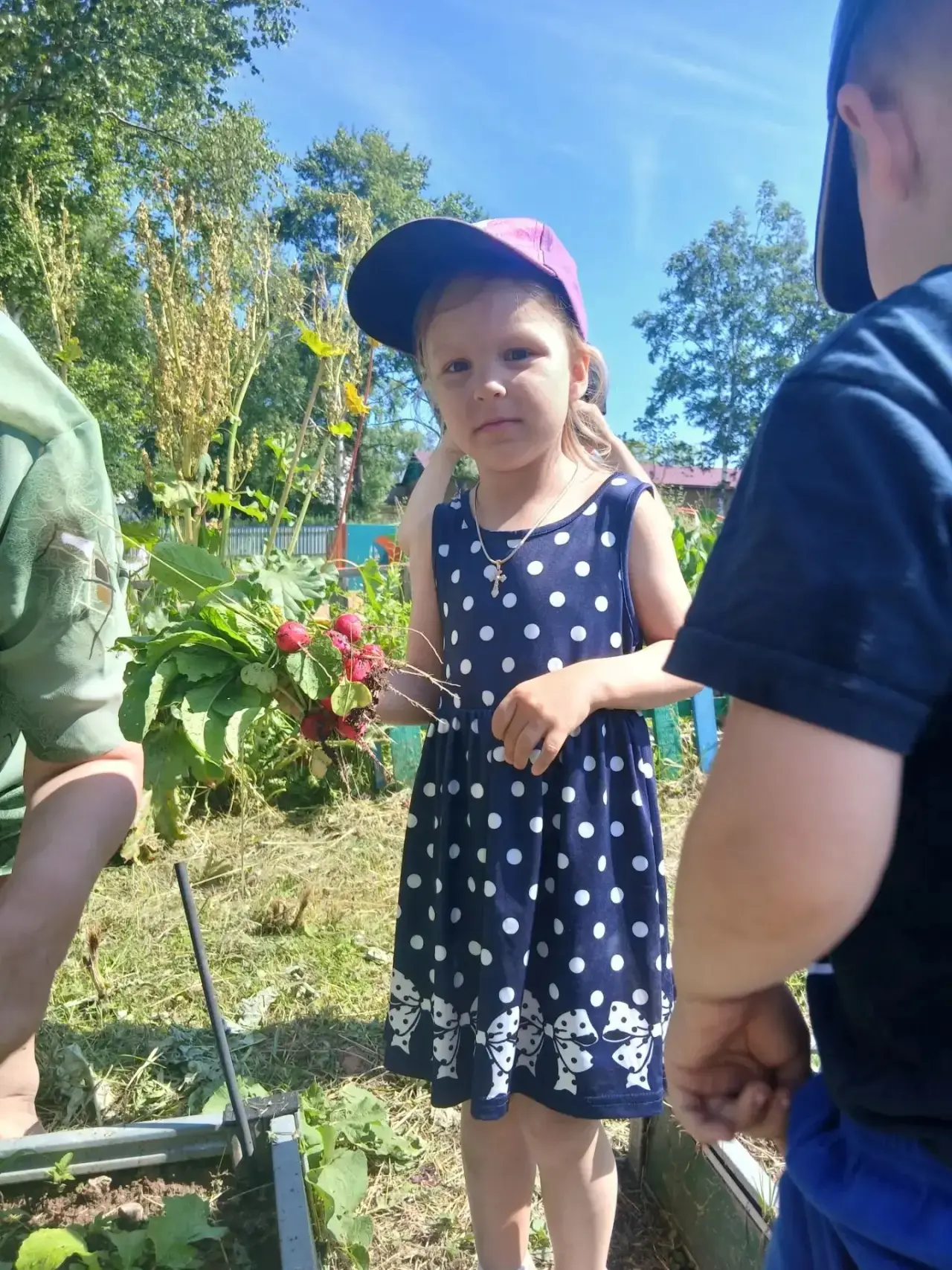 👩‍🌾Маленькие труженики группы «Божья коровка»! 

Наши малыши из второй младшей группы полили огоро