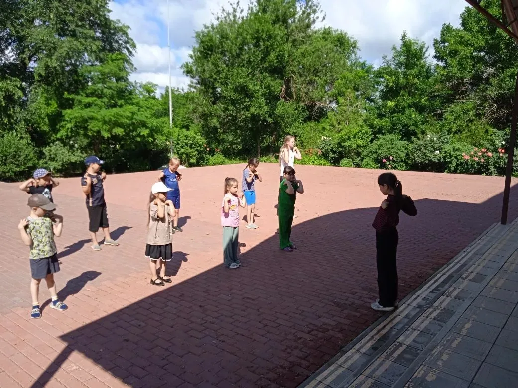 14 день в пришкольном лагере "Степной" как обычно начался с оздоровительной зарядки и  ...