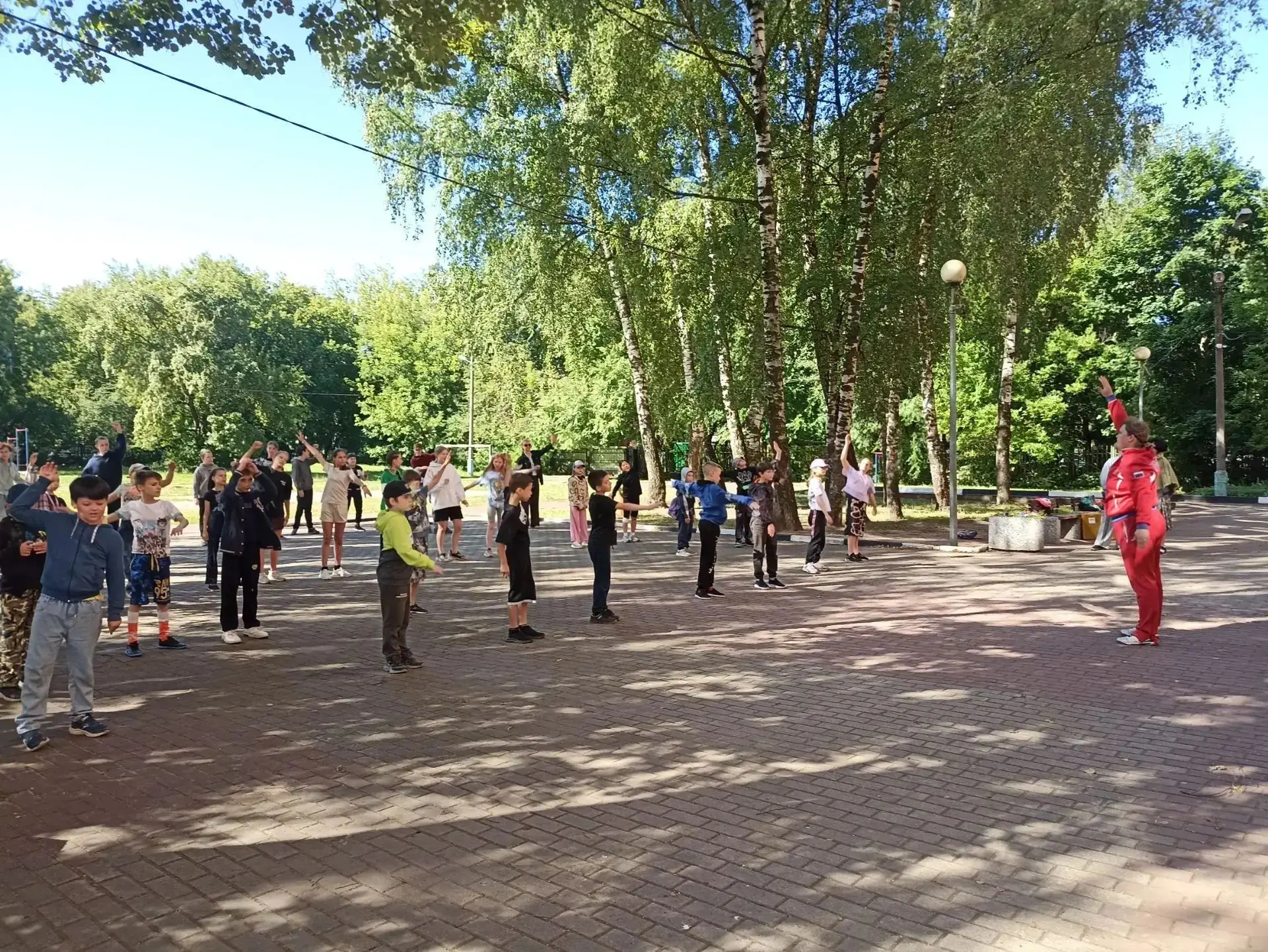 ⚡️Зарядка — наше всё! ☀️ С этого бодрого девиза начался наш день в пришкольном лагере!
 😉 Зарядилис