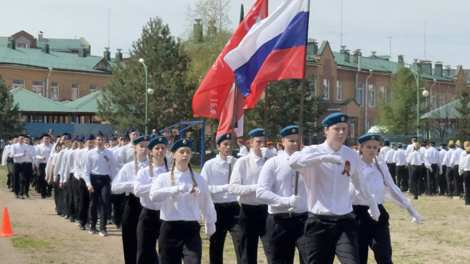 9 Мая — день, наполненный гордостью и светлой памятью. Сегодня в нашей школе состоялся торжественный