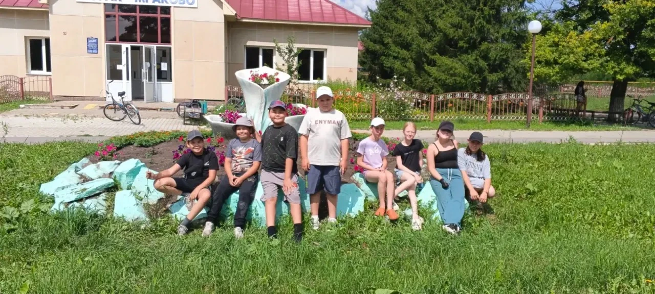 С 12 по 16 июля ребята 5 «Г» класса ( классный руководитель Гаврилова О.А.) отлично потрудились на п