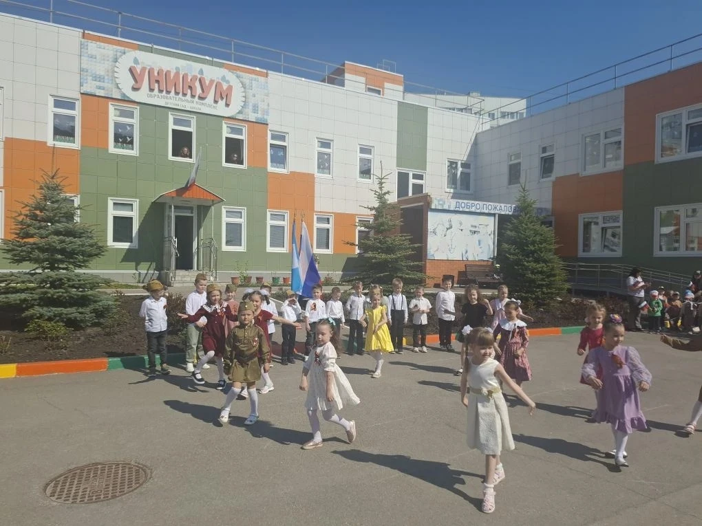 Сегодня, в нашем  детском саду прошла торжественная линейка, посвящённая 81-ой годовщине Победы в Ве