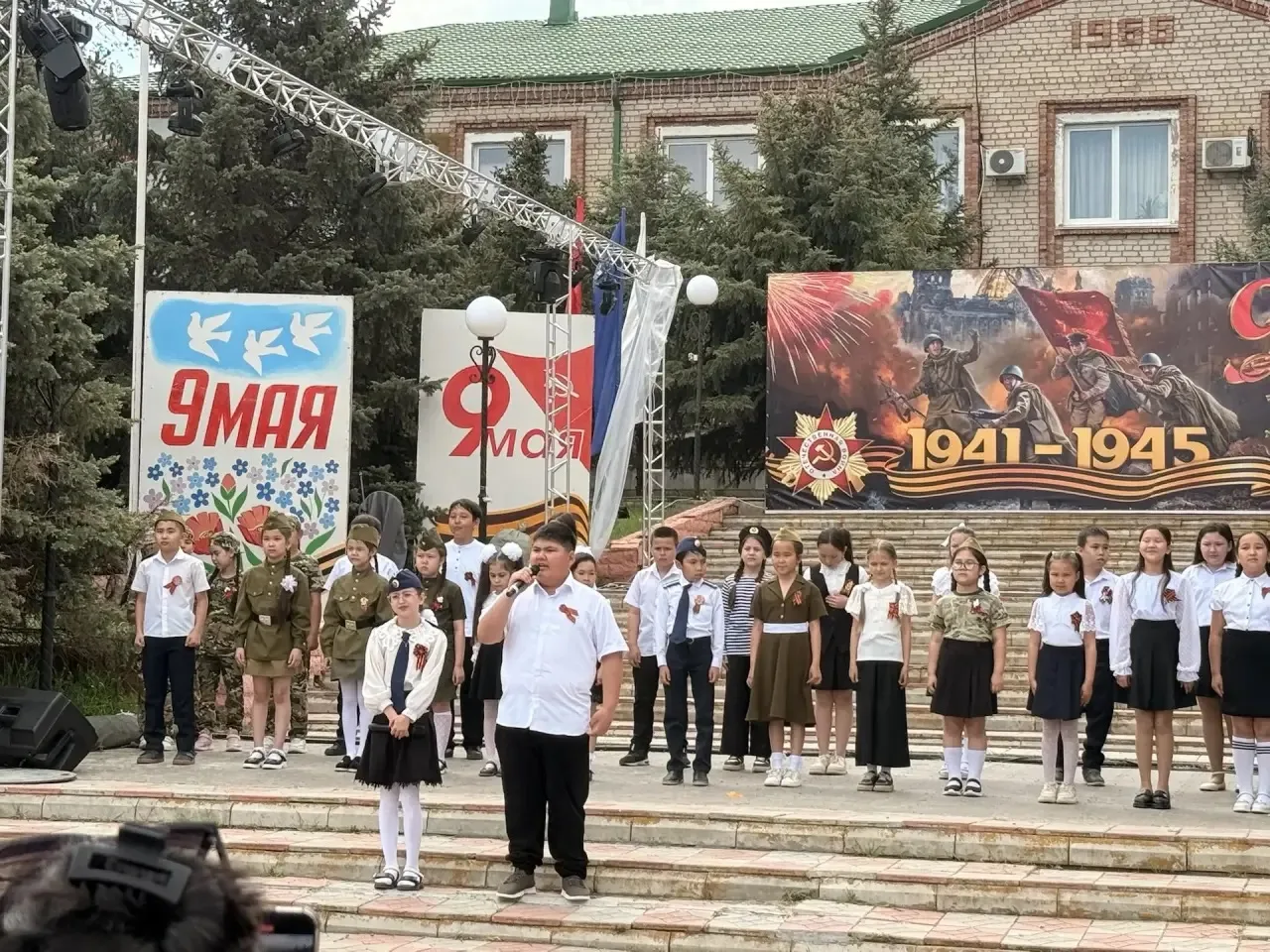 Наши ученики выступили на районном концерте, посвященном Дню Победы!