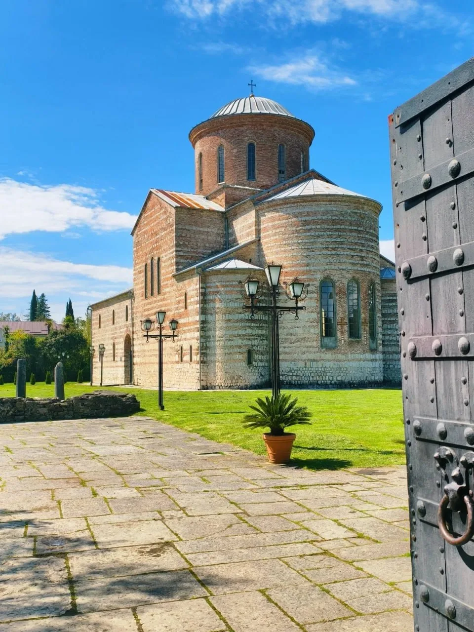 Патриарший собор в Пицунде