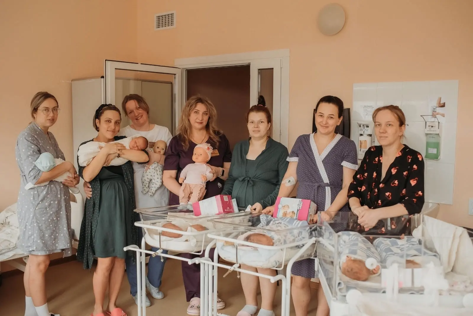 Вологжанок приглашают на экскурсию в роддом