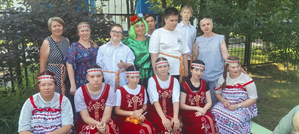 Как на Ивана на Купалу папоротник расцвёл
 
Говорят, цветок папоротника расцветает только одну ночь 