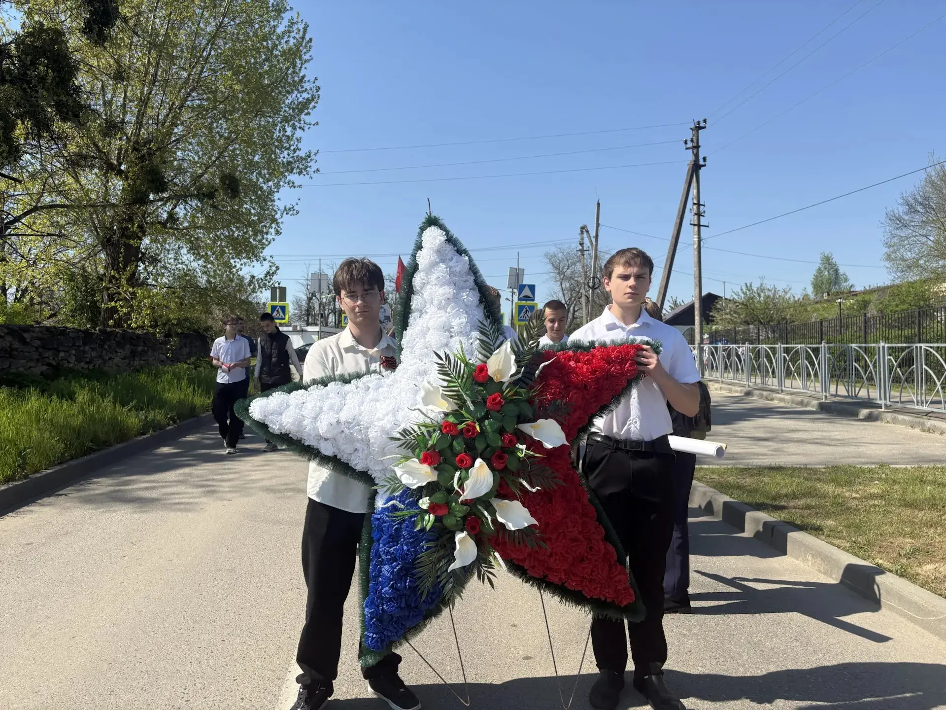 🎖️ 9 Мая — День Великой Победы! 🎖️ Сегодня МБОУ СОШ 6 с гордостью и уважением приняла участие в торж