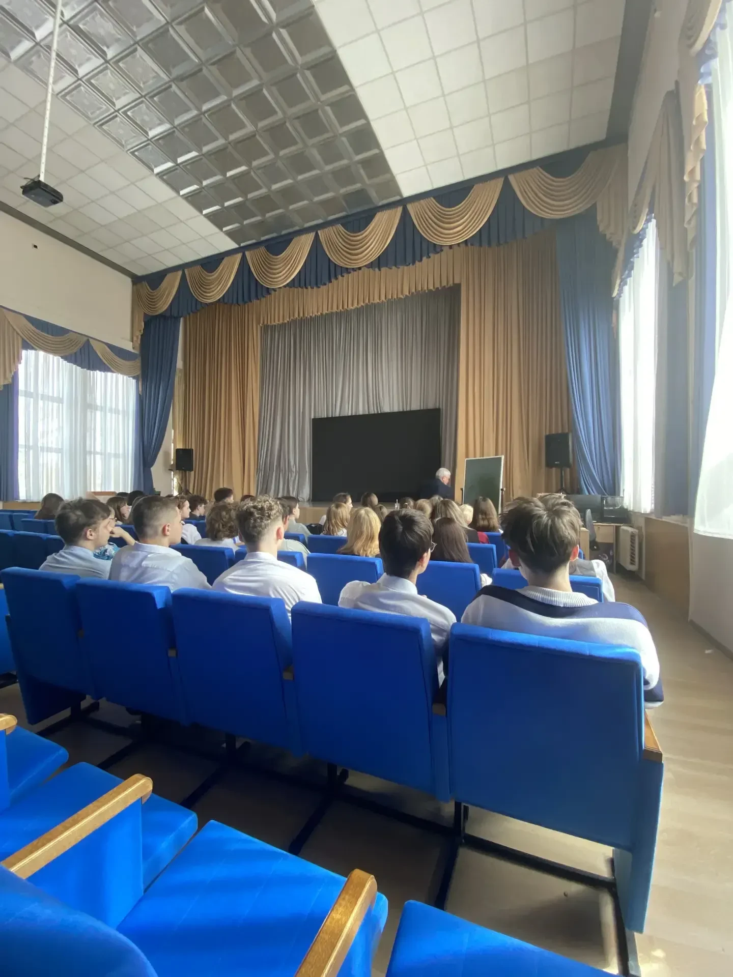 Что происходит с мозгом? 🤔 Разбирались вместе с экспертом!  📌20 апреля у наших девятиклассников прош