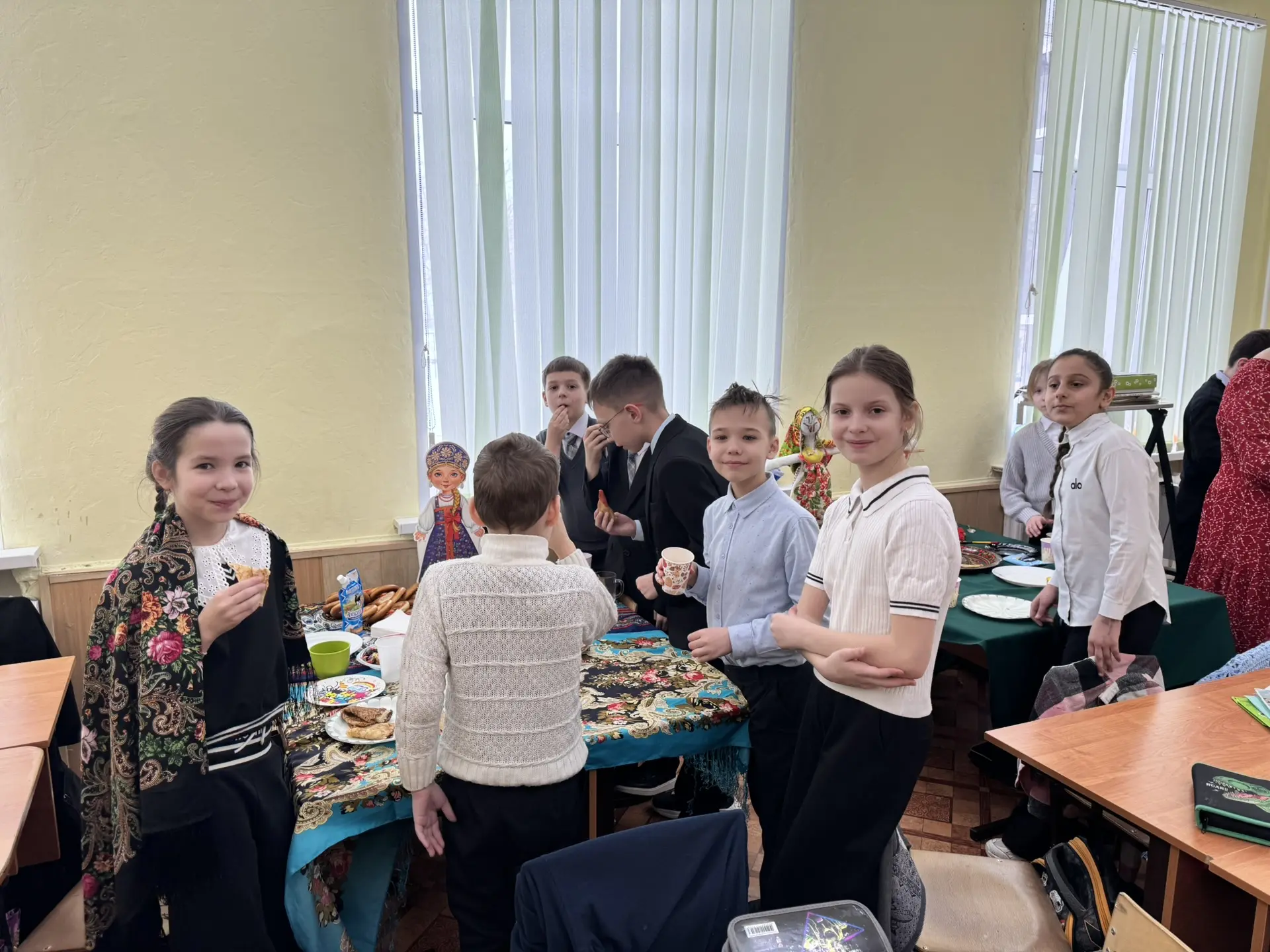 Масленица в самом разгаре 🥰 Гимназисты 3 класса А поздравляют всех с Масленицей ☺️ Мамы - кудесницы 