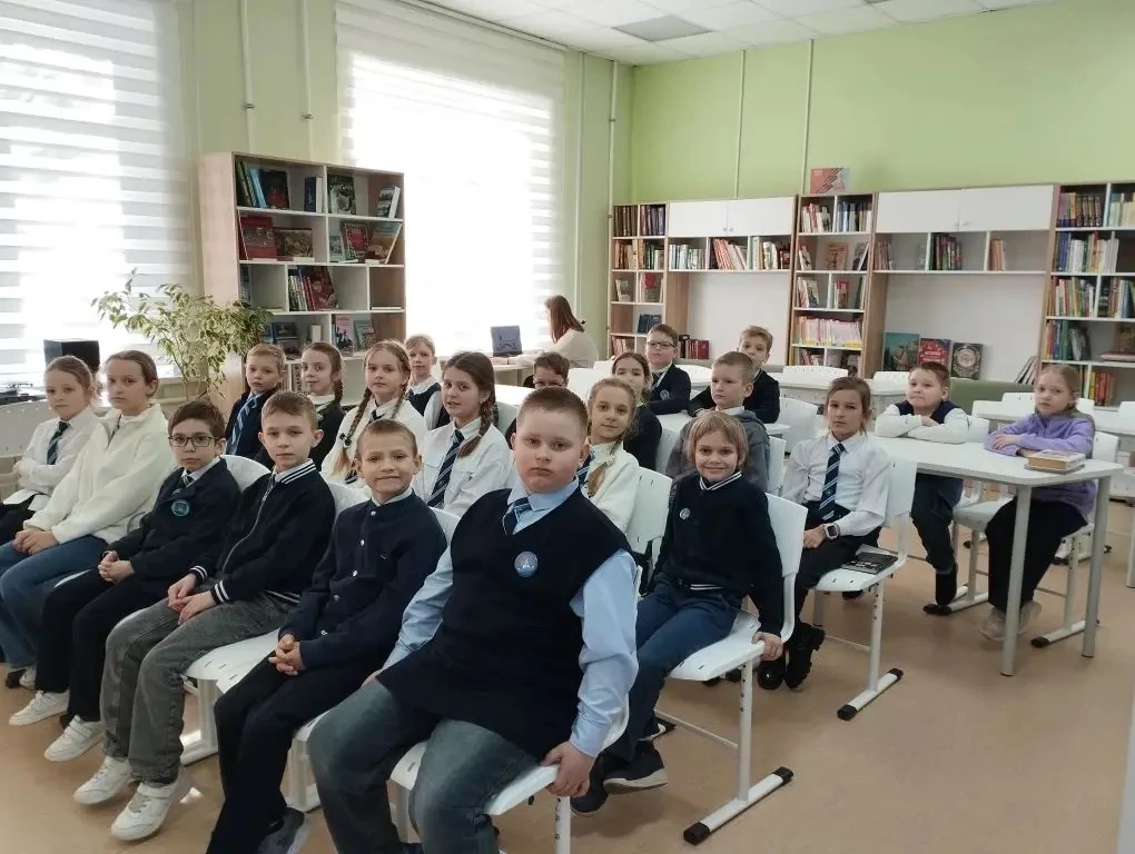 🇷🇺 ГЕРОИ НАШЕГО ВРЕМЕНИ: УРОК ПАМЯТИ ДЛЯ САМЫХ МАЛЕНЬКИХ  27 февраля ученики 2 «Б» класса отправилис