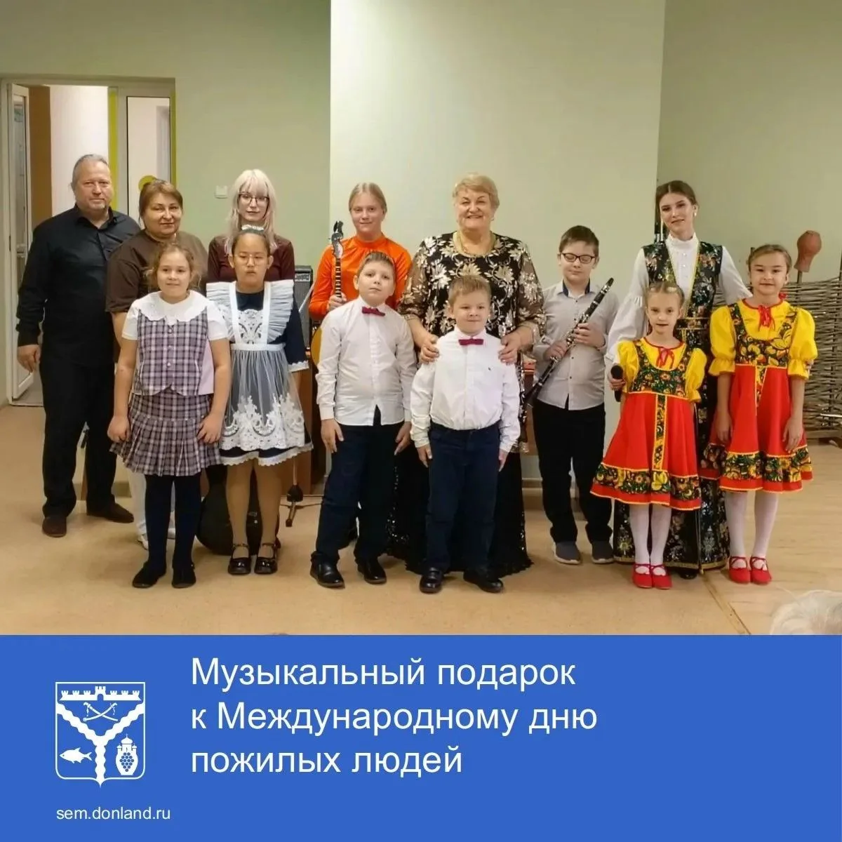 Учащиеся и педагоги Семикаракорской детской школы искусств провели праздничный концерт ...