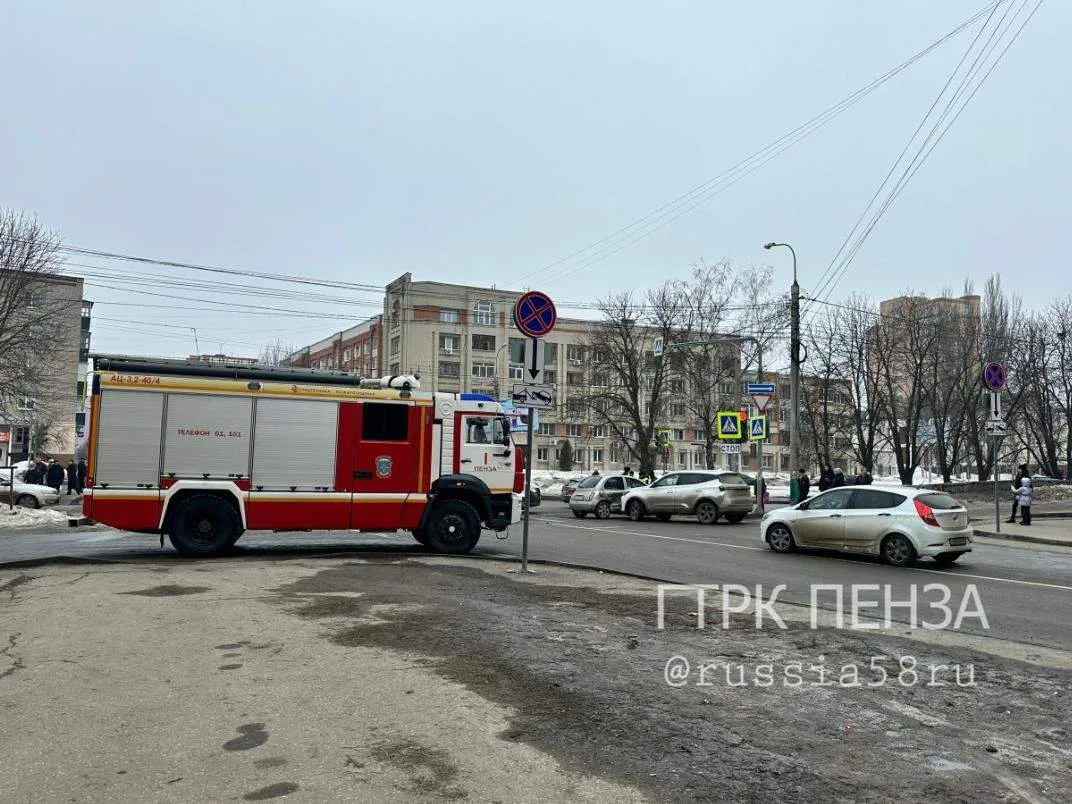 Крупное ДТП произошло на улице Пушкина в Пензе.  Кадры с места аварии прислали наши подписчики. По с