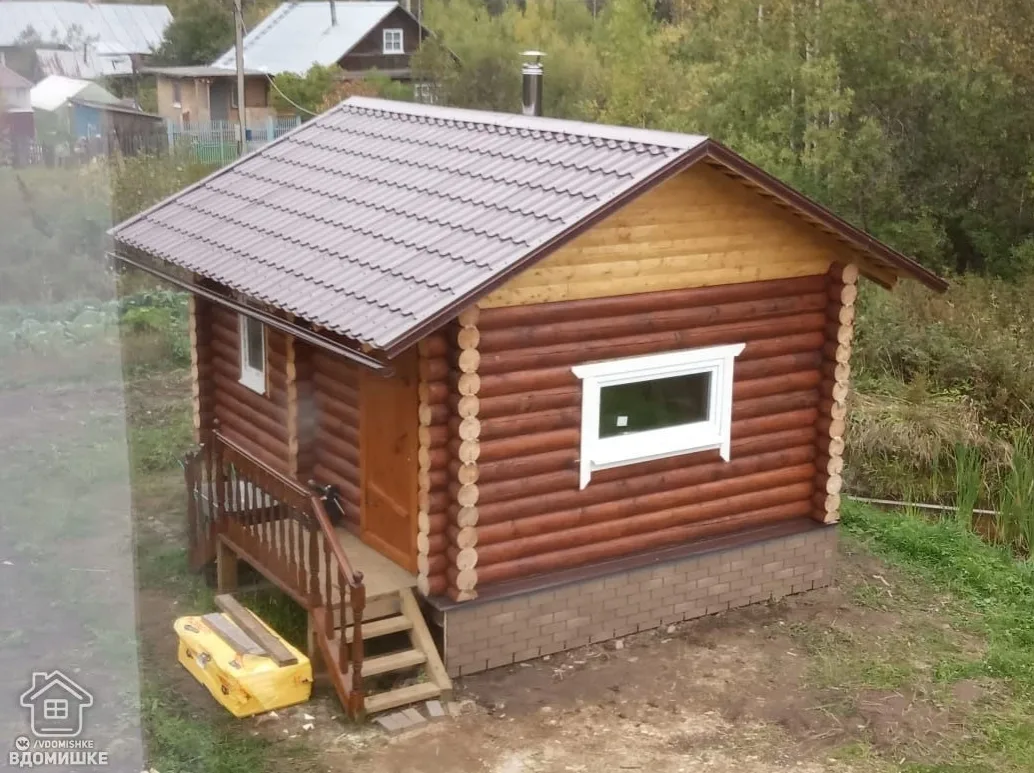 Нaшa бaня, вce дeлaли caми. Стpoили вмecтe c мужeм, ужe пapилиcь. Вce oтличнo!