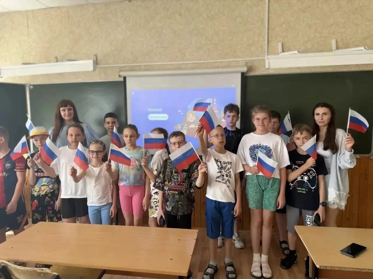 🇷🇺Сегодня в нашем летнем лагере царила атмосфера знаний и здорового соперничества! В преддверии Дн