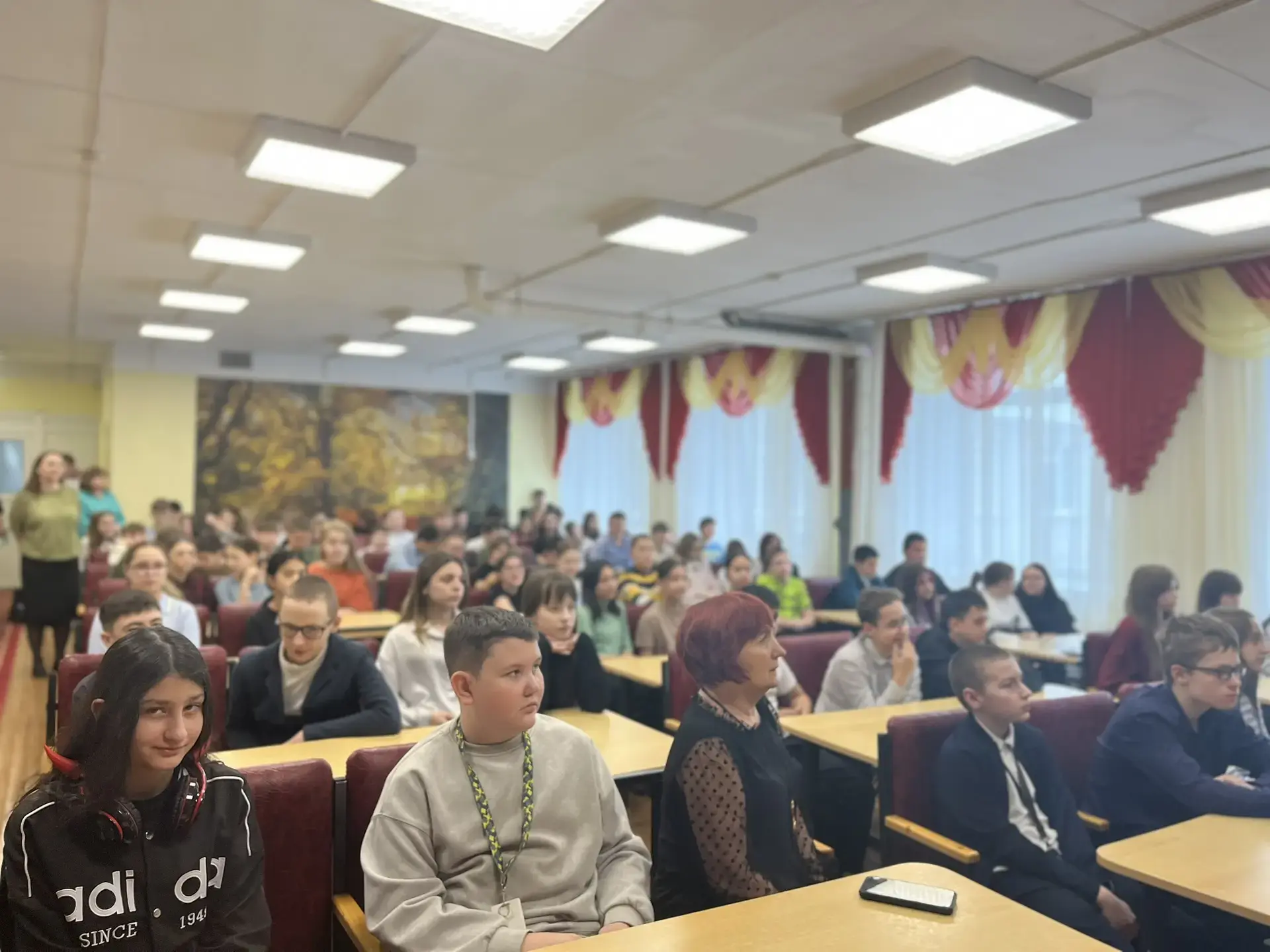 📍Сегодня в нашей школе состоялась профилактическая беседа с инспектором ГИБДД Маннаповой Юлией Ракип