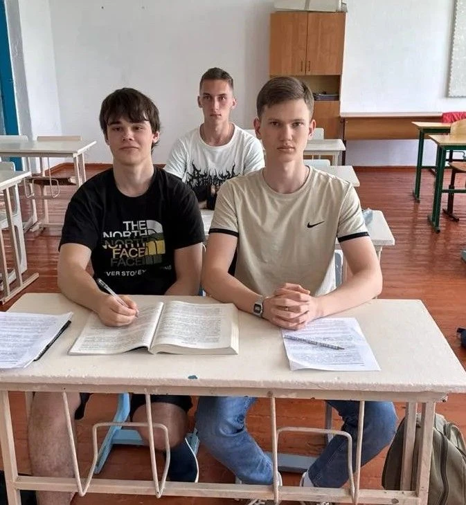 На летней площадке завершилась работа в объединении «Грамотеи» среди выпускников 11 класса. Заключен
