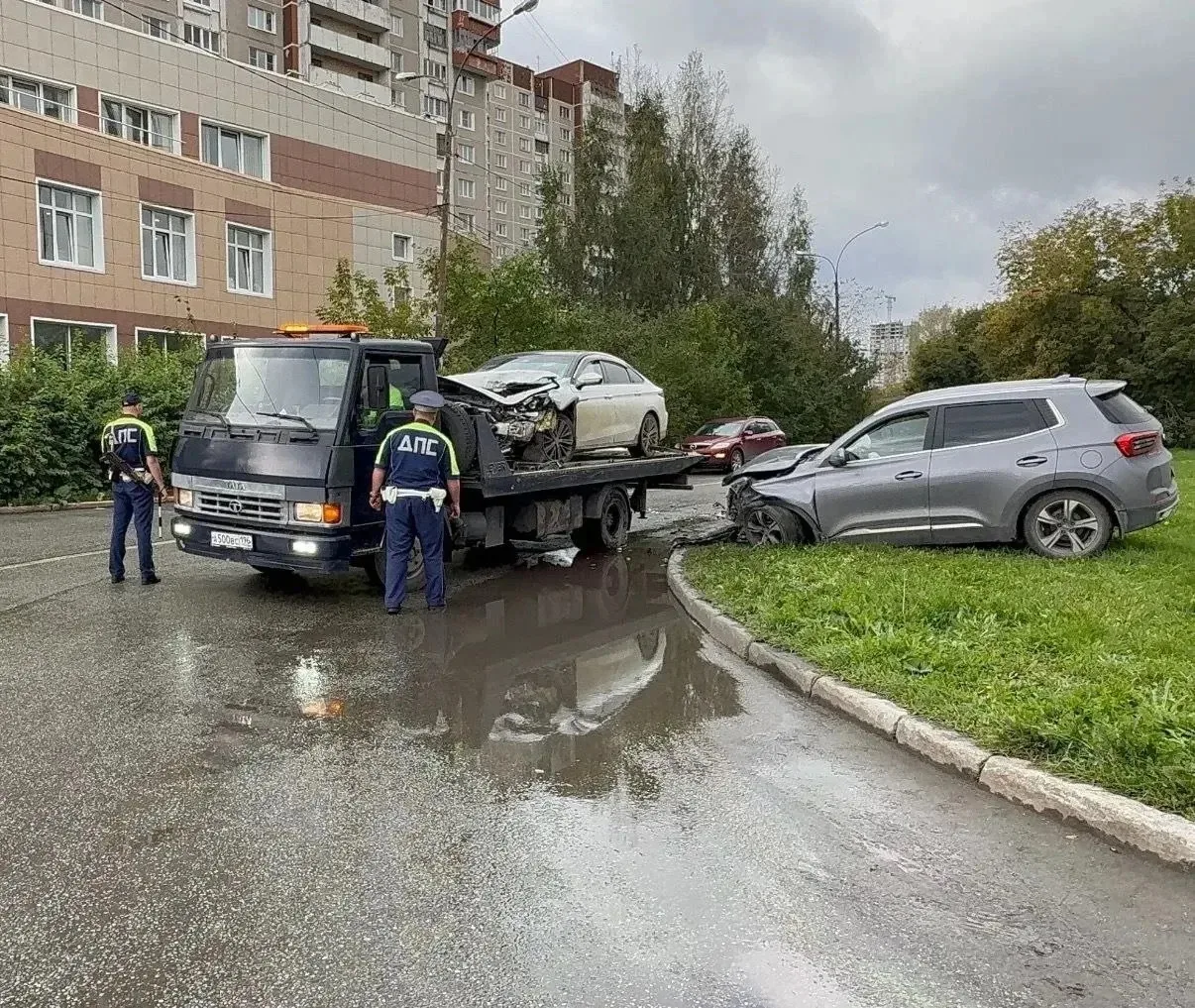 Подробности вчерашнего ДТП на ЖБИ. Авария с участием двух авто случилась на улице Высоц...
