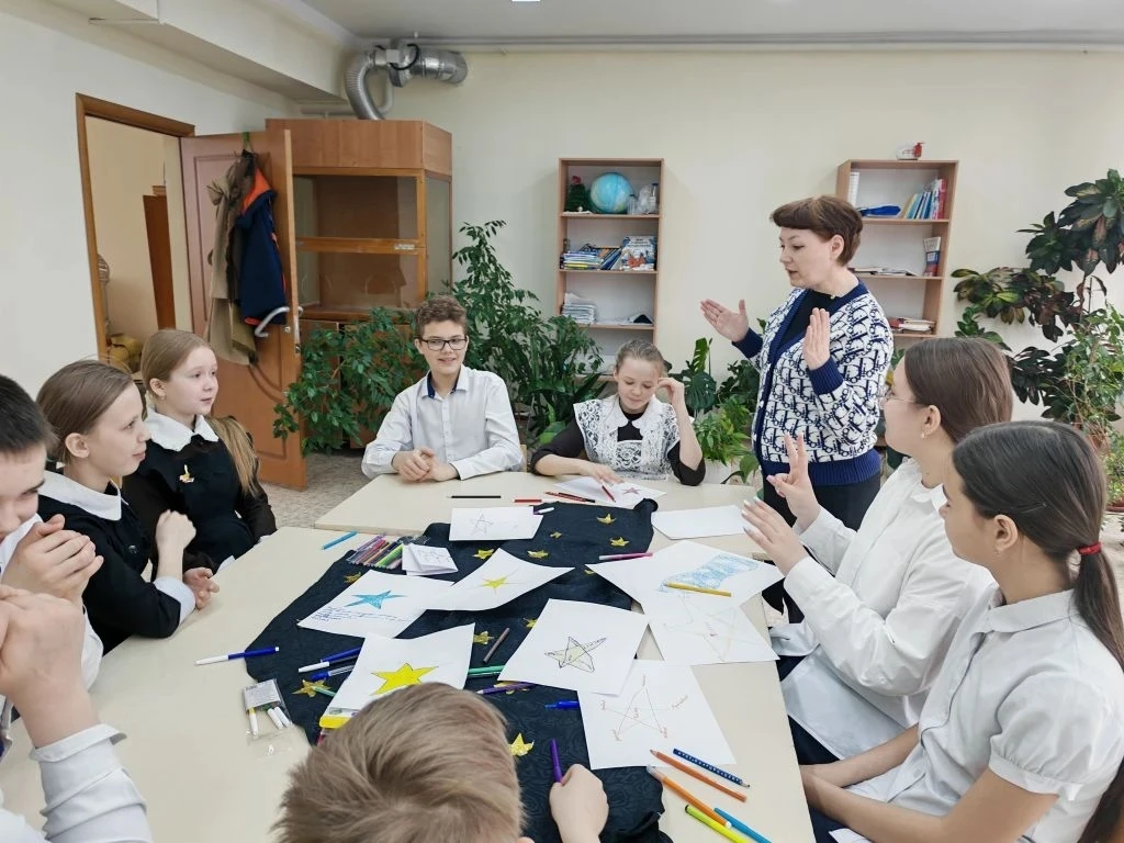 💬 Формирование взаимоотношений со сверстниками: занятие с психологом центра «Милосердие»