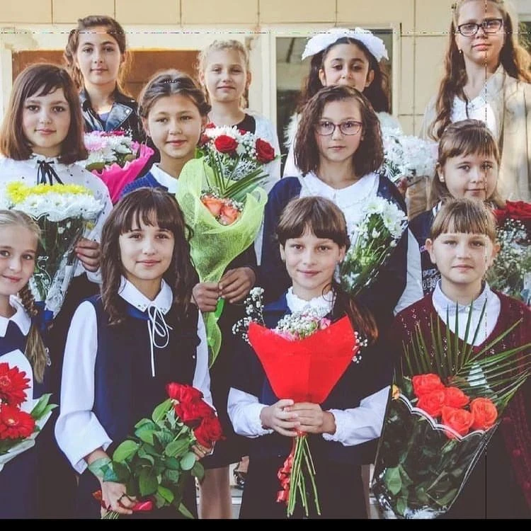 Создаем школьное настроение: в преддверии 1 сентября участвуем в акции «Первое сентября...