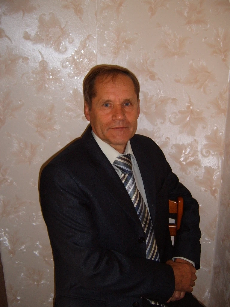 Директор МБОУ ДО «СШ им. С. Мироновой» Томского района Конев Василий Николаевич внес су...