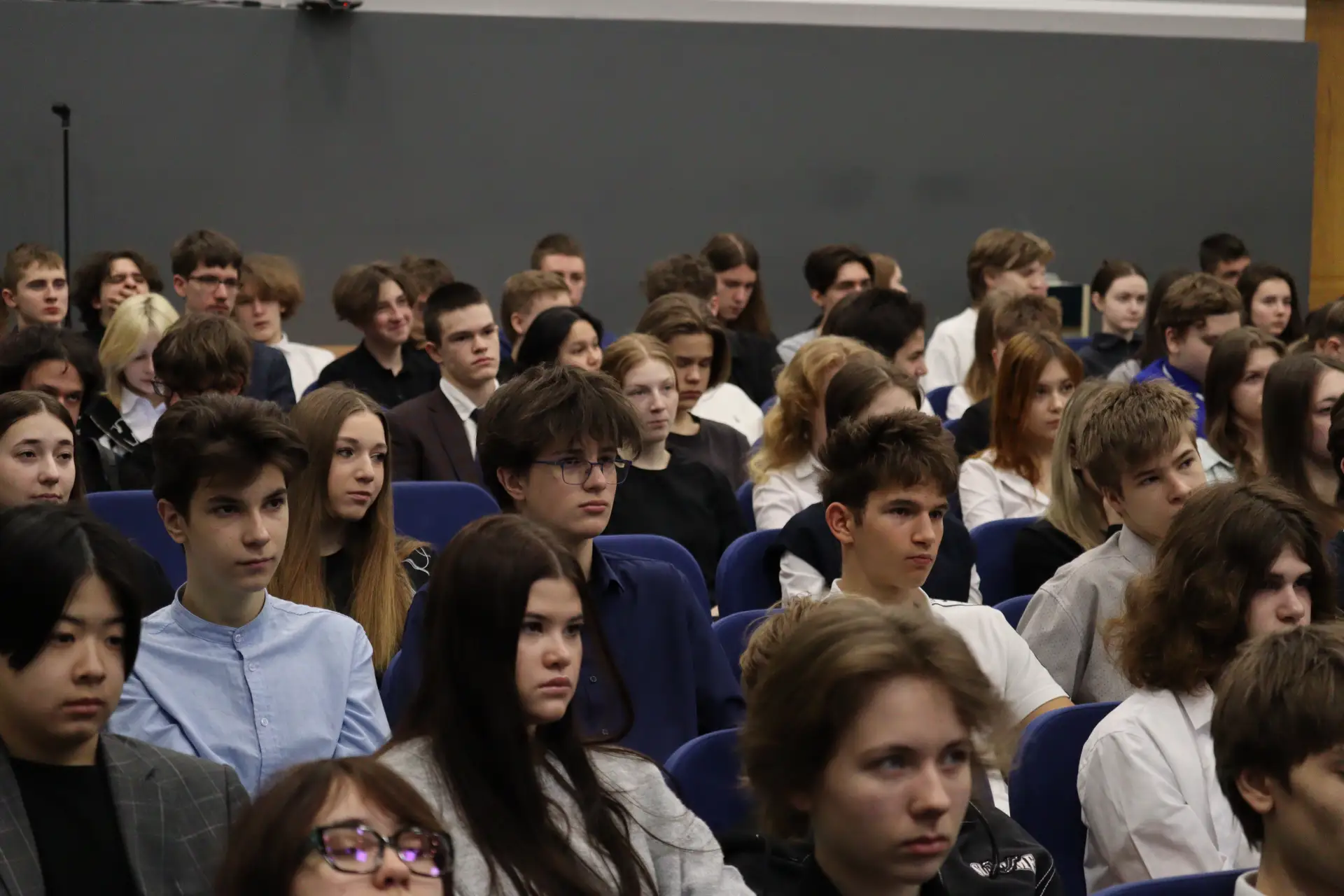 16 марта в рамках урока "Разговоры о важном" перед учениками 7-ых, 9-ых, 10-ых и 11-ых классов с тем